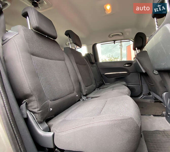 Микровэн Peugeot 5008 2011 в Ровно