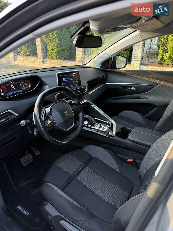 Внедорожник / Кроссовер Peugeot 5008 2020 в Черкассах