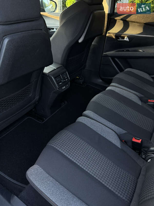 Внедорожник / Кроссовер Peugeot 5008 2020 в Черкассах