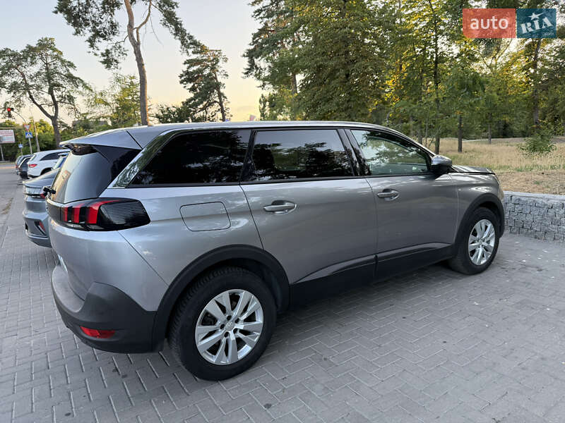 Внедорожник / Кроссовер Peugeot 5008 2020 в Черкассах