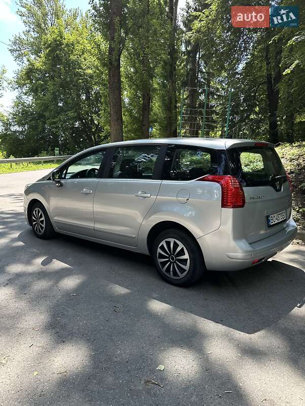 Микровэн Peugeot 5008 2011 в Тернополе