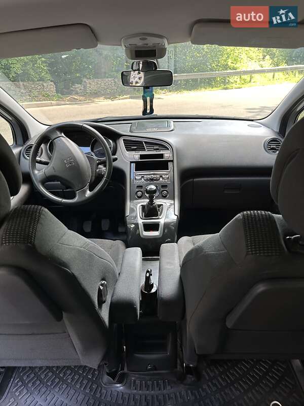 Микровэн Peugeot 5008 2011 в Тернополе