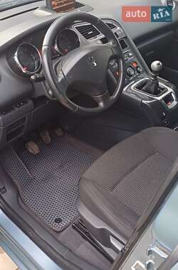 Микровэн Peugeot 5008 2011 в 