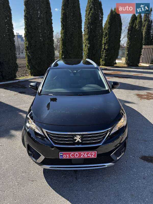 Внедорожник / Кроссовер Peugeot 5008 2017 в Дубно