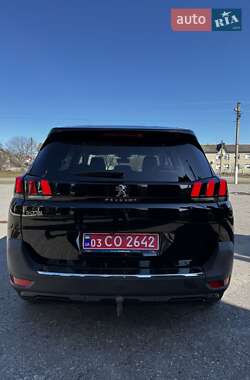 Внедорожник / Кроссовер Peugeot 5008 2017 в Дубно