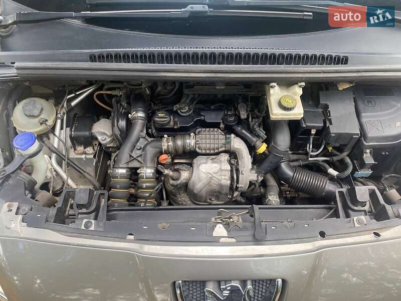 Микровэн Peugeot 5008 2011 в Днепре