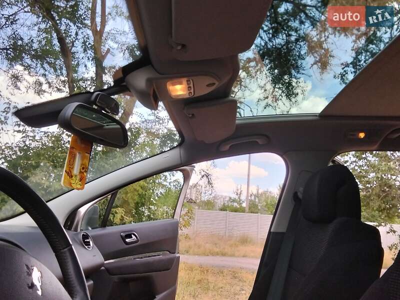 Микровэн Peugeot 5008 2011 в Днепре