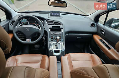Микровэн Peugeot 5008 2012 в 
