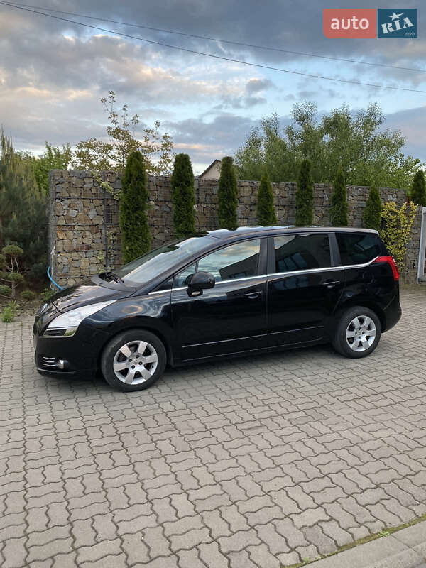 Микровэн Peugeot 5008 2013 в Стрые