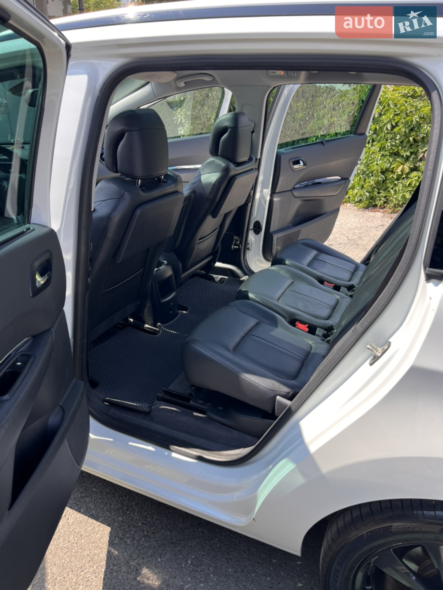 2011 Peugeot 5008 - мініатюра 10
