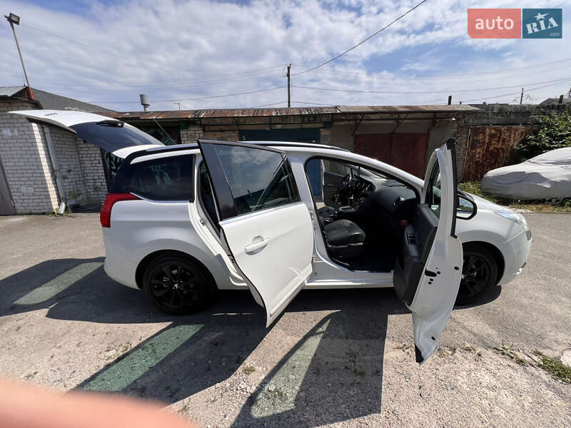 Мікровен Peugeot 5008 2011 в Вишневому