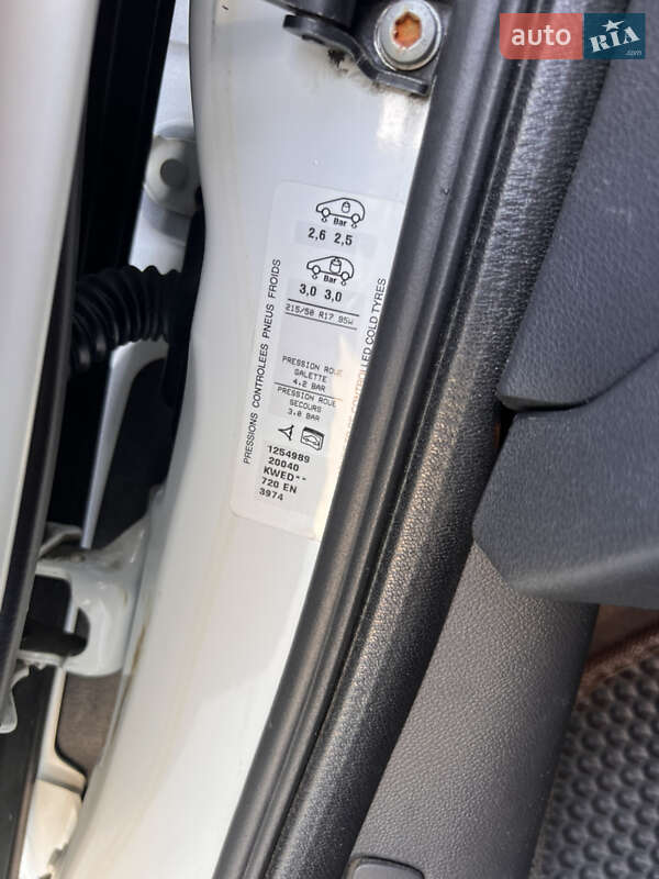 Мікровен Peugeot 5008 2011 в Вишневому