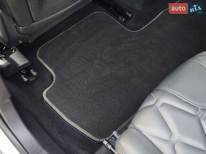 Позашляховик / Кросовер Peugeot 5008 2021 в Дубні