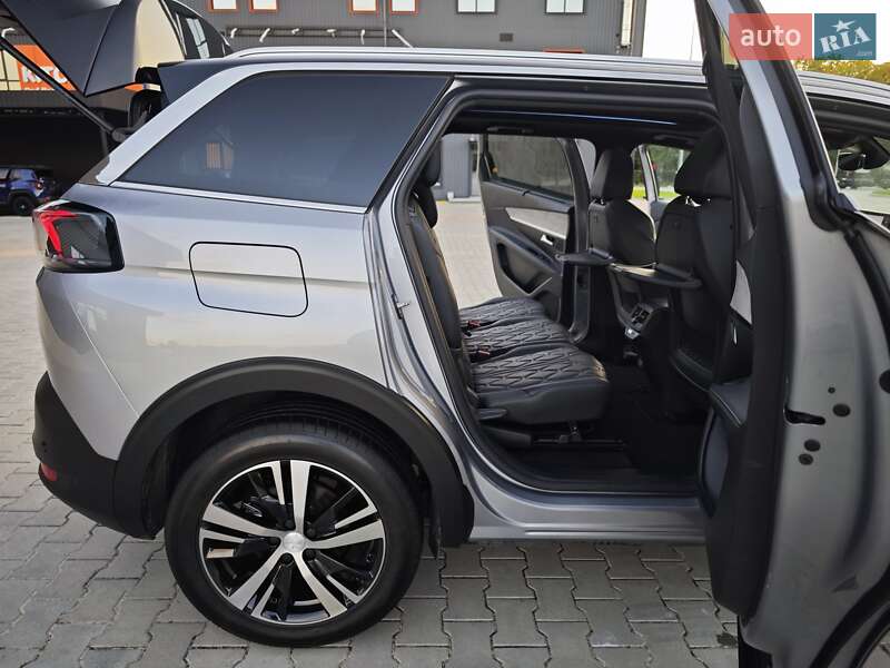Позашляховик / Кросовер Peugeot 5008 2021 в Дубні
