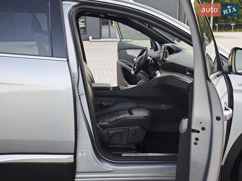 Позашляховик / Кросовер Peugeot 5008 2021 в Дубні