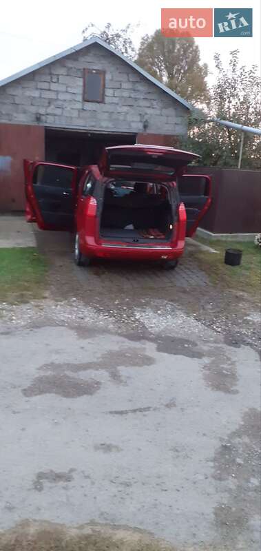 Микровэн Peugeot 5008 2011 в Рогатине