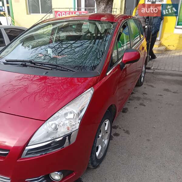 Микровэн Peugeot 5008 2011 в Рогатине