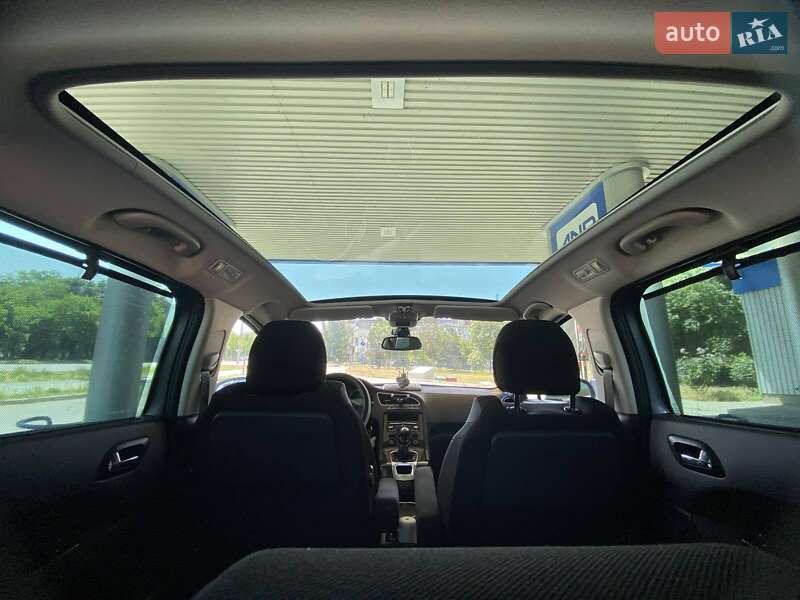 Микровэн Peugeot 5008 2011 в Николаеве