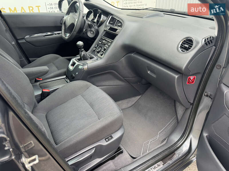 Микровэн Peugeot 5008 2013 в Киеве