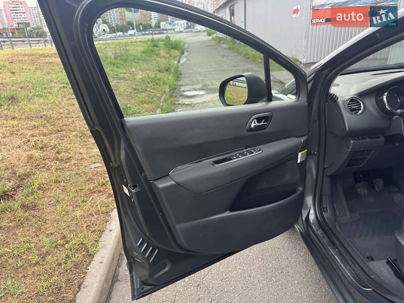 Микровэн Peugeot 5008 2013 в Киеве