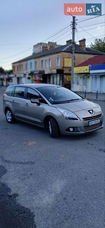 Микровэн Peugeot 5008 2010 в Виннице