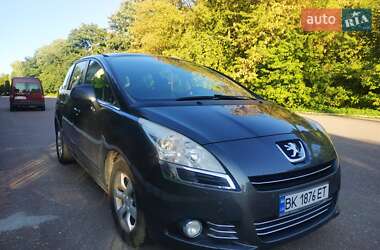 Микровэн Peugeot 5008 2012 в 