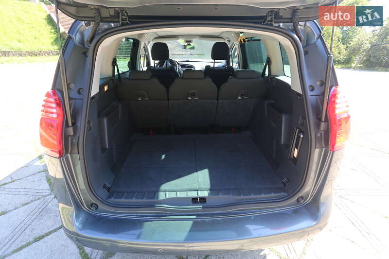 Мікровен Peugeot 5008 2013 в Косові