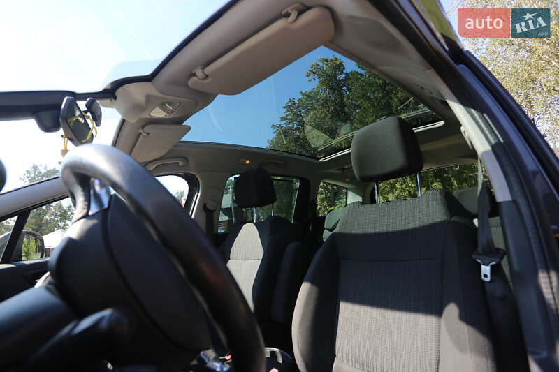 Мікровен Peugeot 5008 2013 в Косові