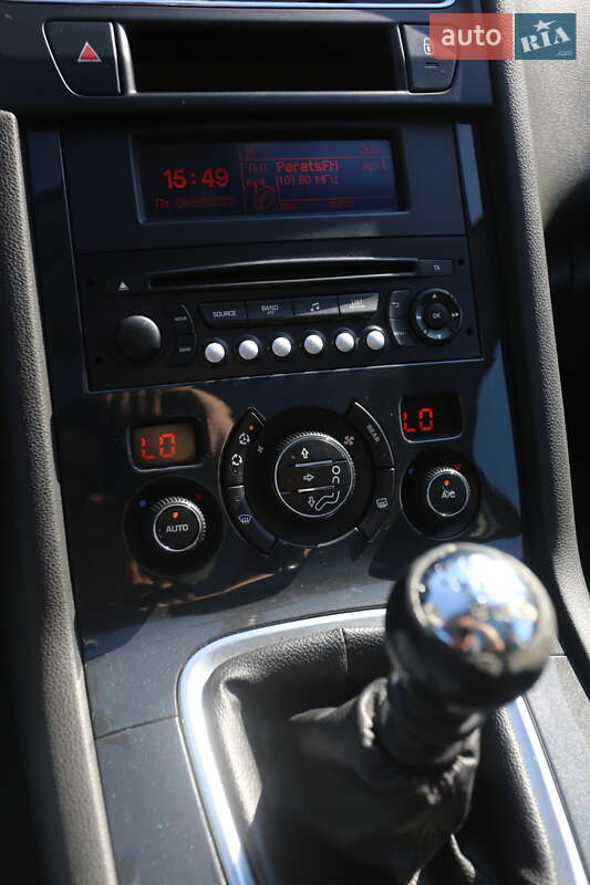 Мікровен Peugeot 5008 2013 в Косові