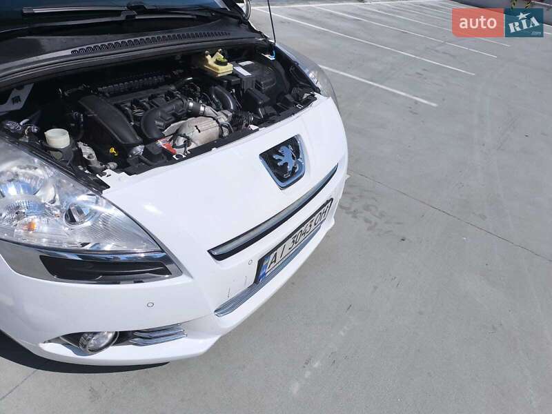 Микровэн Peugeot 5008 2012 в Арбузинке