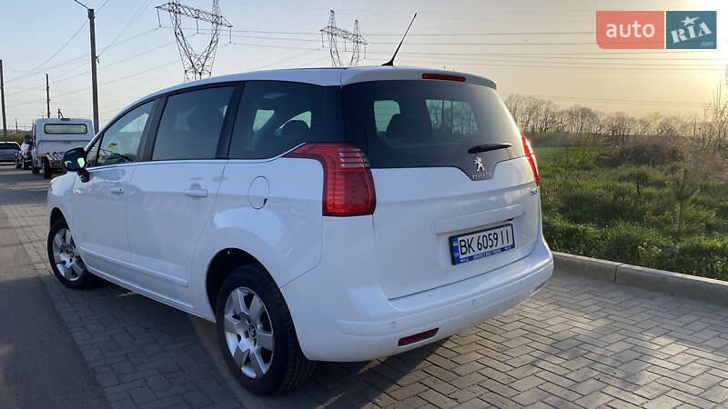 Мікровен Peugeot 5008 2015 в Рівному