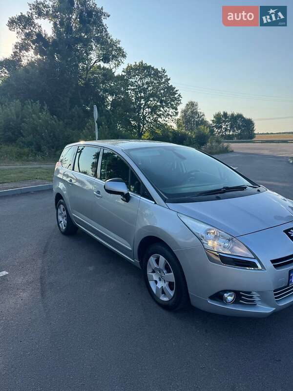 Мікровен Peugeot 5008 2010 в Дубні