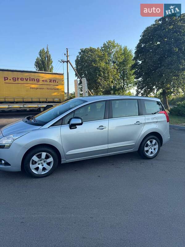 Мікровен Peugeot 5008 2010 в Дубні