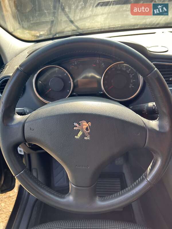 Мікровен Peugeot 5008 2011 в Луцьку