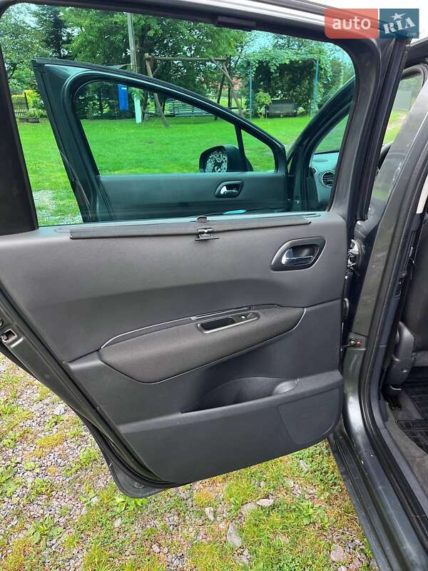 Мікровен Peugeot 5008 2010 в Самборі