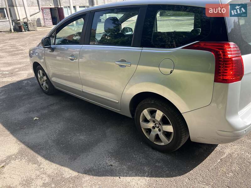 Peugeot 5008 2014