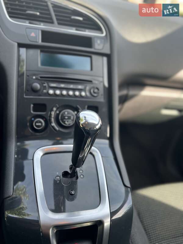 Микровэн Peugeot 5008 2014 в Львове