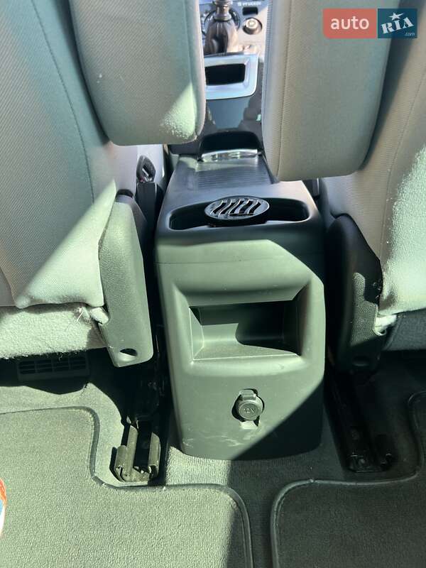 Мікровен Peugeot 5008 2010 в Южному