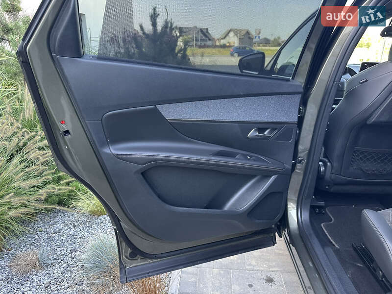 Позашляховик / Кросовер Peugeot 5008 2018 в Луцьку