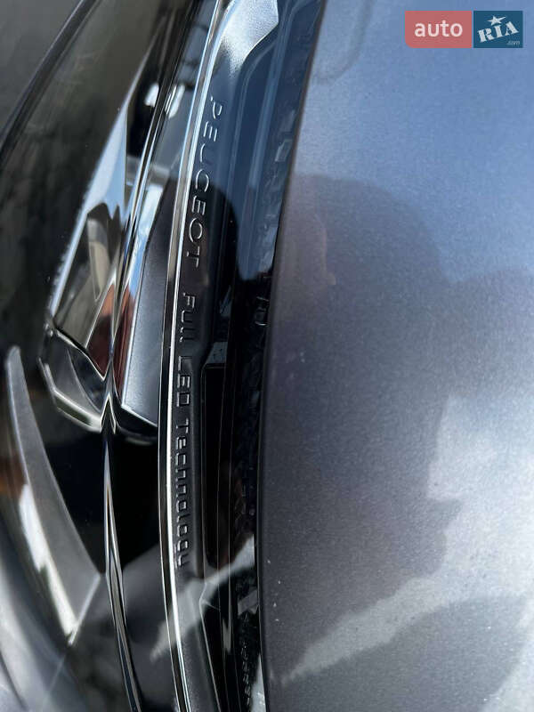 Позашляховик / Кросовер Peugeot 5008 2017 в Львові