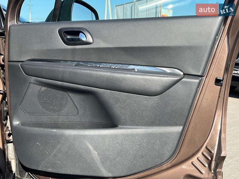 Микровэн Peugeot 5008 2014 в Львове