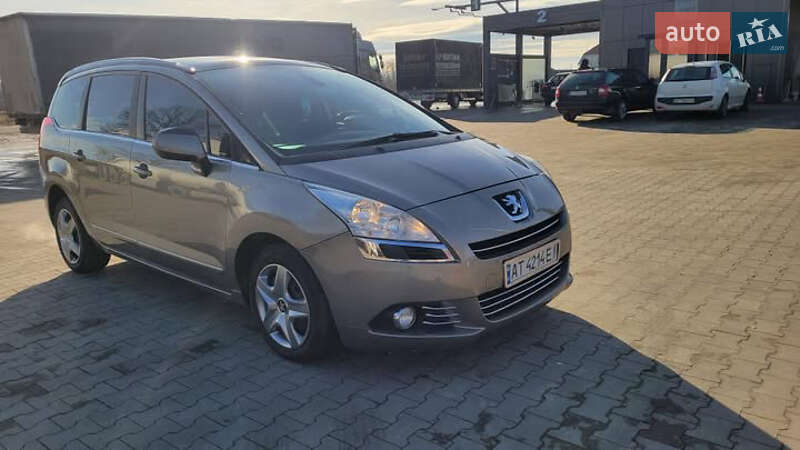 Микровэн Peugeot 5008 2010 в Калуше