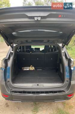 Внедорожник / Кроссовер Peugeot 5008 2022 в 