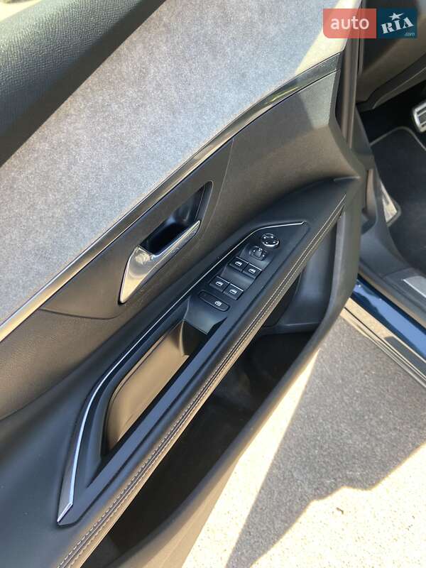 Внедорожник / Кроссовер Peugeot 5008 2022 в Житомире