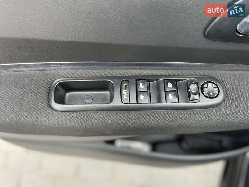 Микровэн Peugeot 5008 2009 в Львове фото 13 Микровэн Peugeot 5008 2009 в Львове