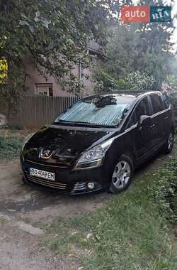 Мікровен Peugeot 5008 2013 в Ужгороді