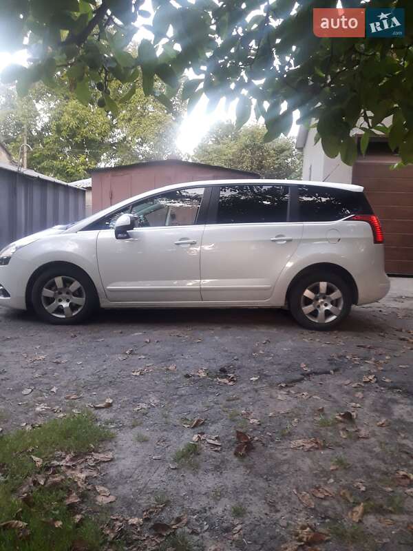 Мікровен Peugeot 5008 2012 в Дрогобичі