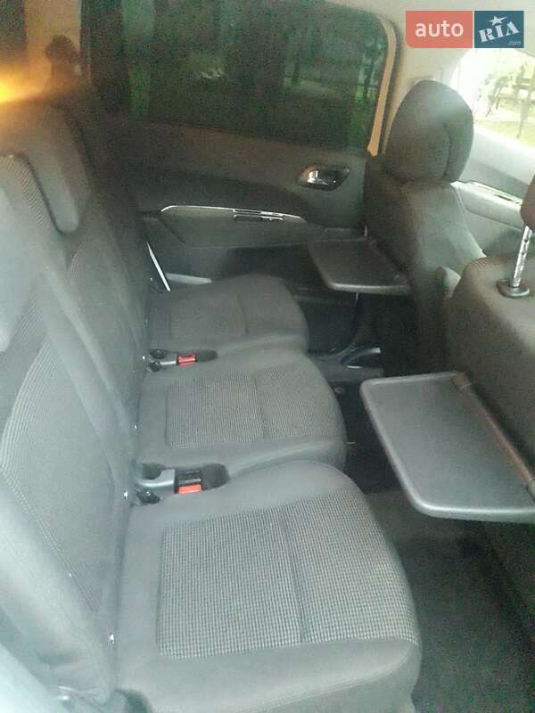 Мікровен Peugeot 5008 2012 в Дрогобичі