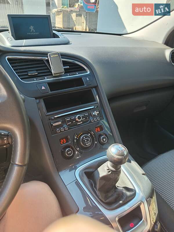 Мікровен Peugeot 5008 2013 в Славуті