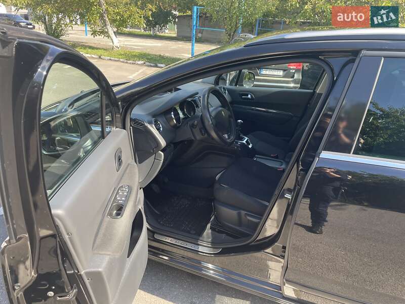 Микровэн Peugeot 5008 2010 в Черновцах